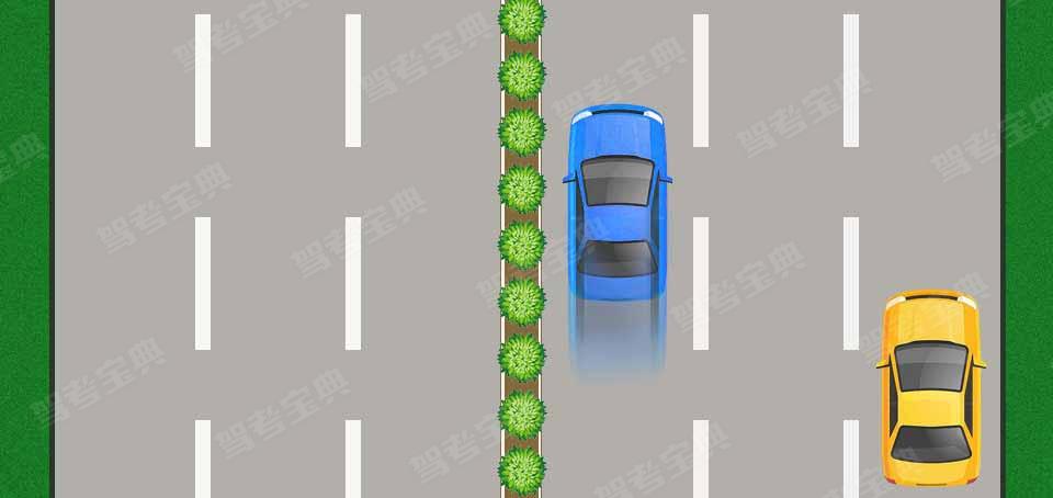 图中这辆蓝色小型汽车行驶的车道是慢速车道.